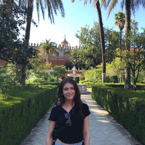 Meet your Posher, Maïté - Picture 1 of 1